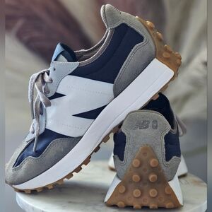 Figs x New Balance 327 Sneaker Navy Gray Gum Sole Men’s 7 Women’s 9.5